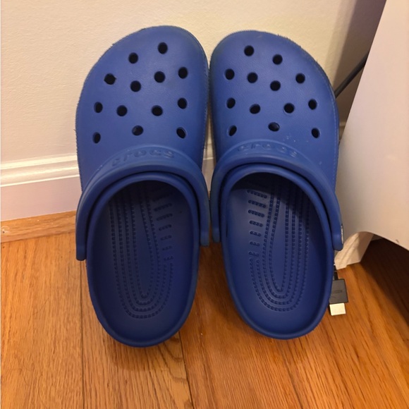 blue women’s crocs - Picture 2 of 2